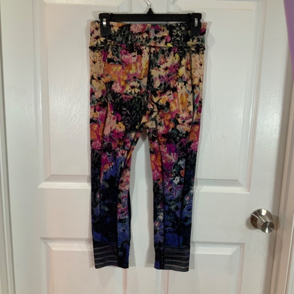 Free People Movement Idris Floral Motif Leggings Size S - Picture 6 of 11